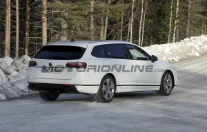 Volkswagen Passat Variant 2024 - Foto spia 16-03-2023 - 7