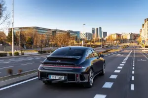 Hyundai Ioniq 6 - Primo contatto