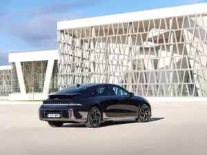 Hyundai Ioniq 6 - Primo contatto