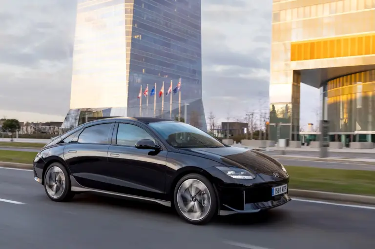 Hyundai Ioniq 6 - Primo contatto - 30