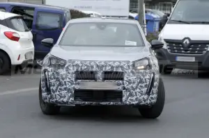 Peugeot 2008 2024 - Foto Spia 22-03-2023