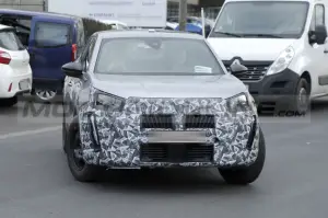 Peugeot 2008 2024 - Foto Spia 22-03-2023