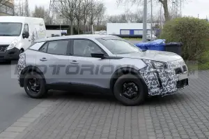 Peugeot 2008 2024 - Foto Spia 22-03-2023