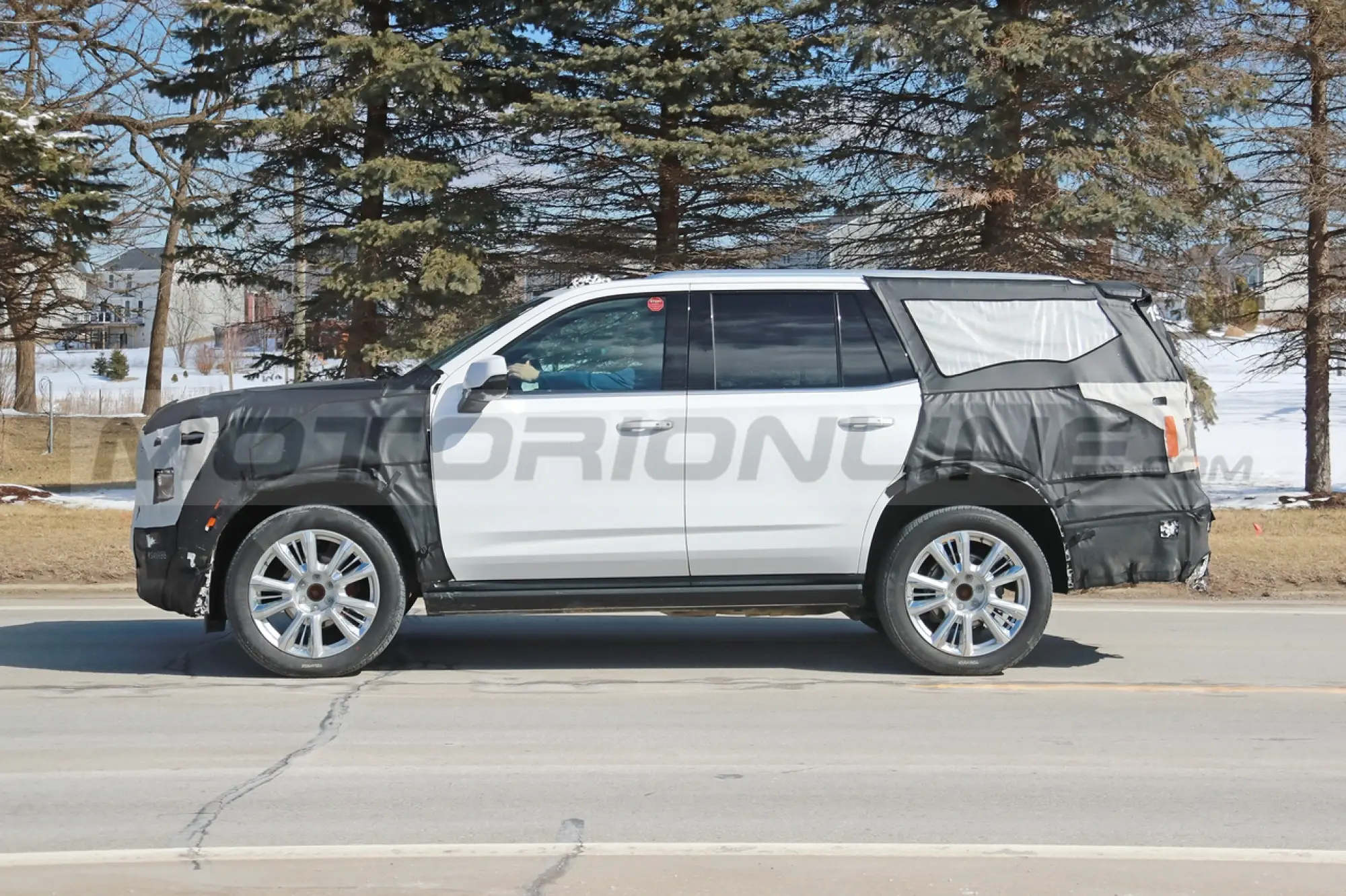 Chevrolet Tahoe High Country 2024 - Foto Spia 22-03-2023 - 12