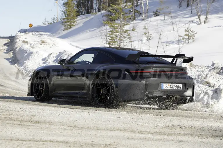 Porsche 911 GT3 restyling - Foto Spia 23-03-2023 - 10