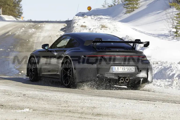 Porsche 911 GT3 restyling - Foto Spia 23-03-2023 - 13