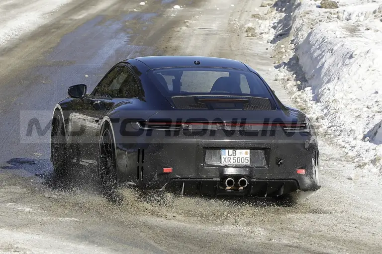 Porsche 911 GT3 restyling - Foto Spia 23-03-2023 - 30