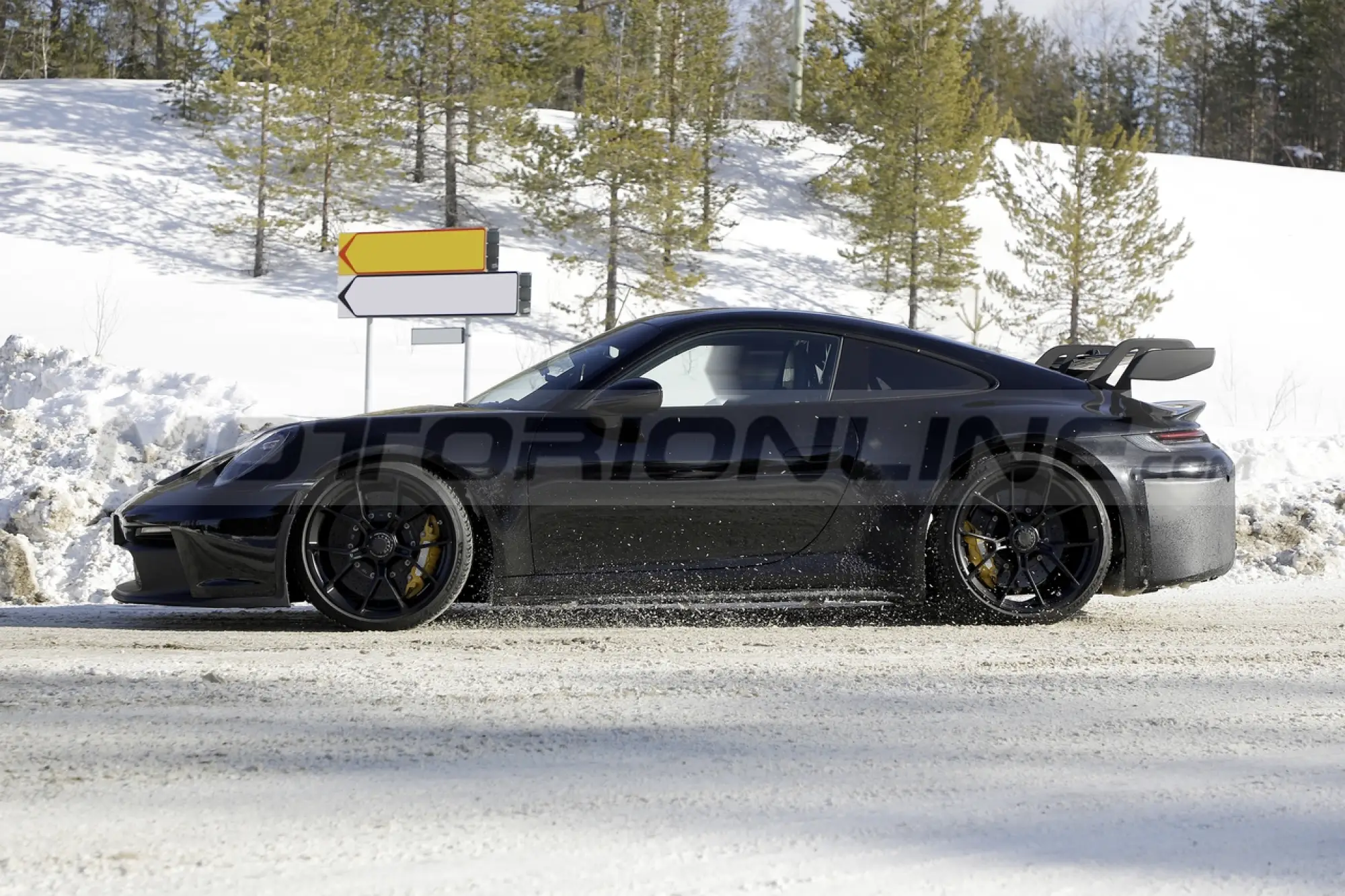 Porsche 911 GT3 restyling - Foto Spia 23-03-2023 - 15