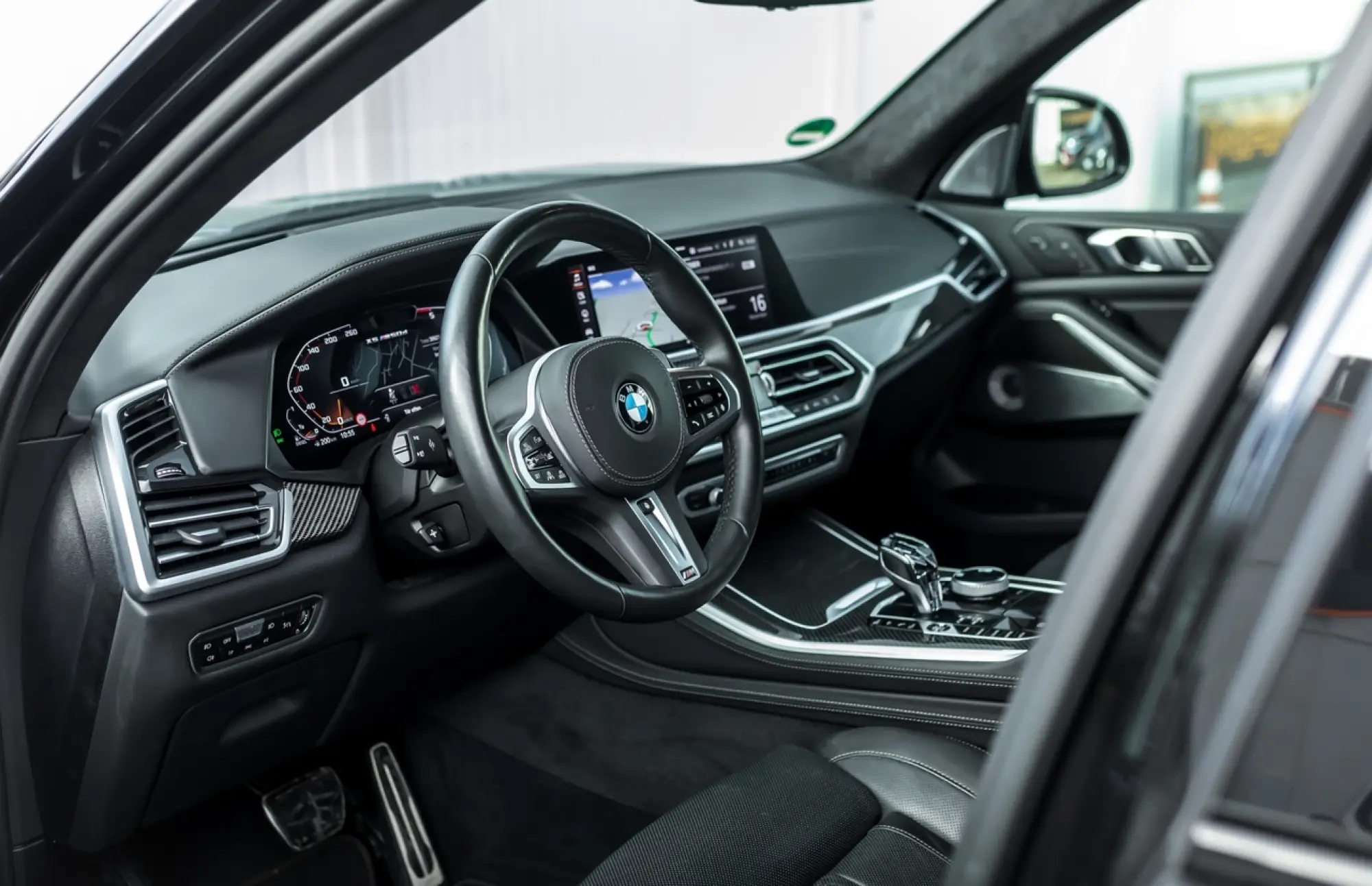 BMW X5 M50d by Manhart - 14