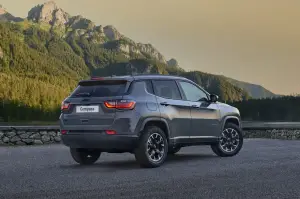 Jeep Renegade e Compass Upland Cross e High Altitude