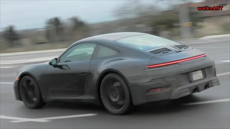 Porsche 911 2024 prototipo - 3
