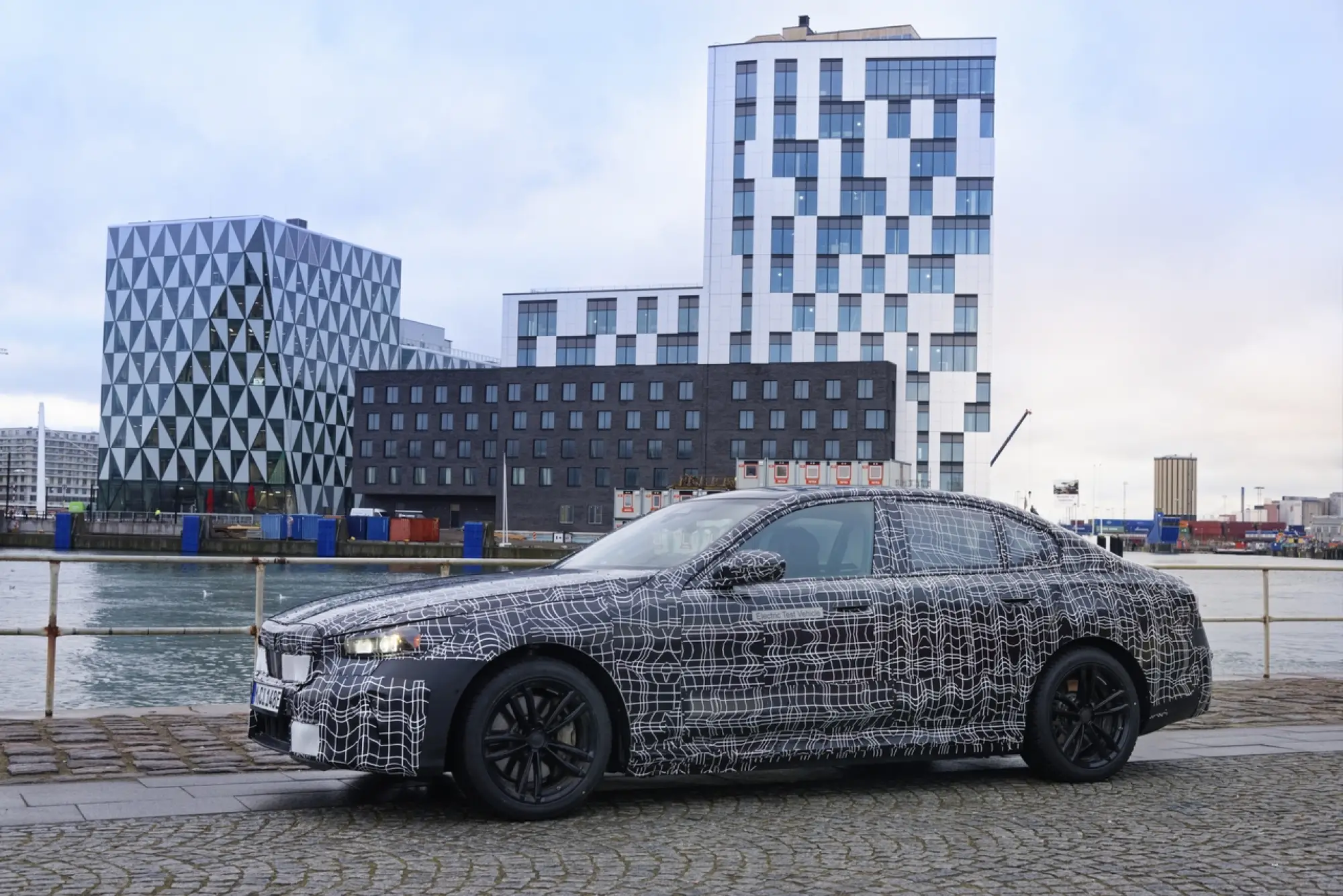 Nuova BMW i5 prototipi - Foto ufficiali - 18