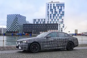 Nuova BMW i5 prototipi - Foto ufficiali - 18