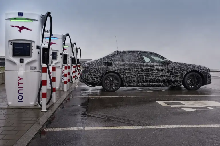 Nuova BMW i5 prototipi - Foto ufficiali - 5
