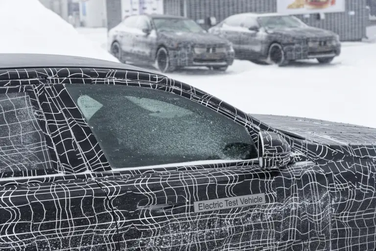 Nuova BMW i5 prototipi - Foto ufficiali - 30