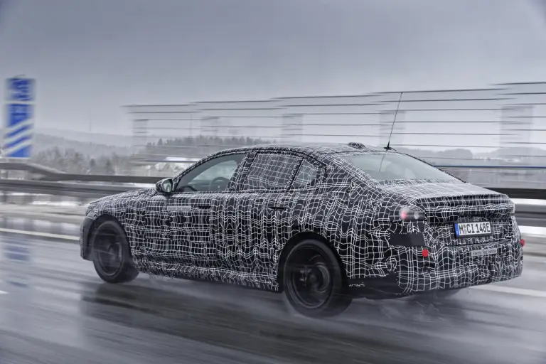 Nuova BMW i5 prototipi - Foto ufficiali - 2