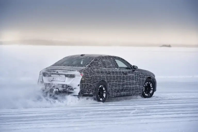 Nuova BMW i5 prototipi - Foto ufficiali - 57