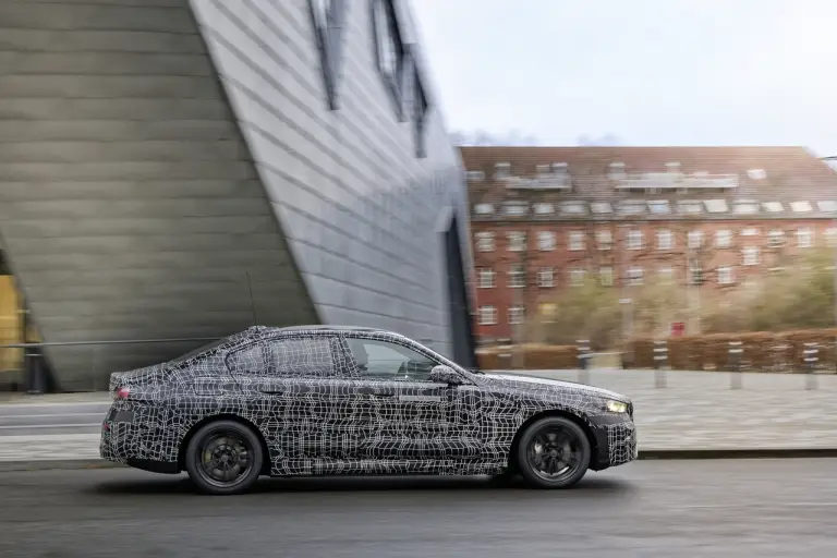 Nuova BMW i5 prototipi - Foto ufficiali - 7