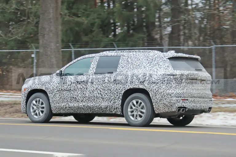 Chevrolet Traverse LT 2024 - Foto Spia 29-03-2023 - 10