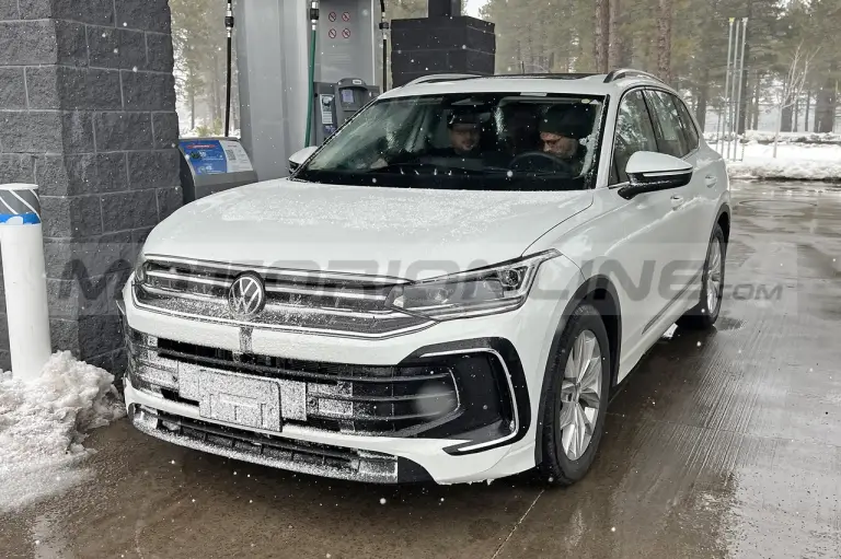 Volkswagen Tiguan 2024 - Foto Spia 31-03-2023 - 5