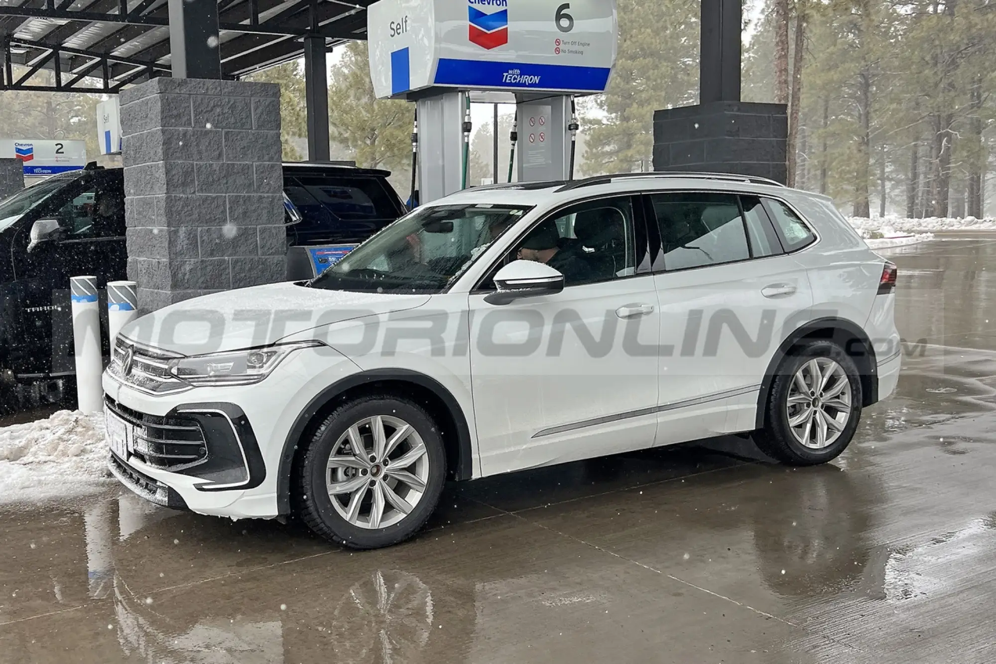 Volkswagen Tiguan 2024 - Foto Spia 31-03-2023 - 1
