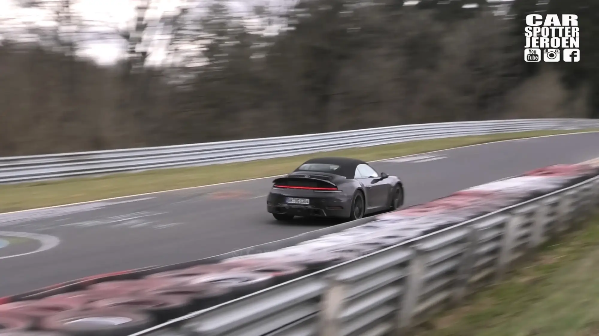 Porsche 911 Carrera Cabriolet 2024 prototipo Nurburgring - 1