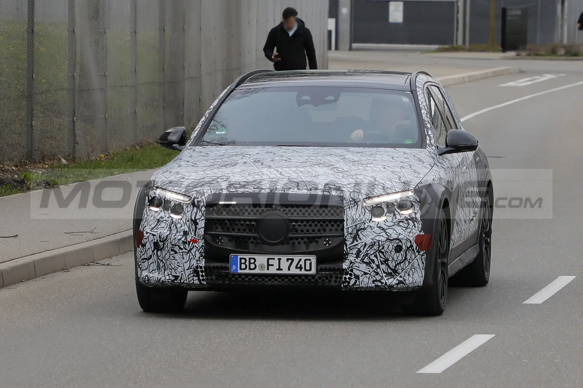 Mercedes Classe E All-Terrain 2024 - Foto Spia 01-04-2023 - 1