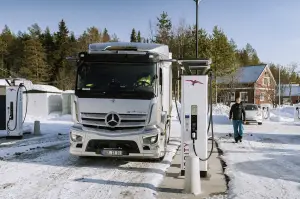 Mercedes eActros 300 prototipo - 5