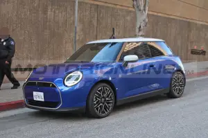 Mini Cooper SE 2024 - Foto Spia 04-04-2023