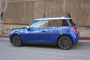 Mini Cooper SE 2024 - Foto Spia 04-04-2023