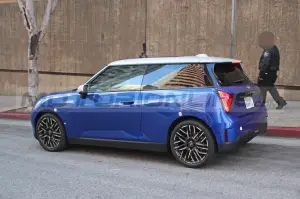 Mini Cooper SE 2024 - Foto Spia 04-04-2023