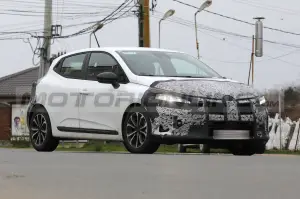 Renault Clio 2024 - Foto Spia 04-04-2023