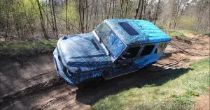 Mercedes EQG prototipo JerryRigEverything - 14
