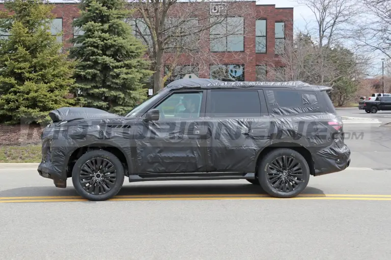 Infiniti QX80 2024 - Foto Spia 05-04-2023 - 6