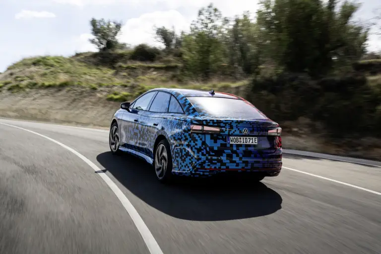Volkswagen ID.7 prototipo ufficiale - 35