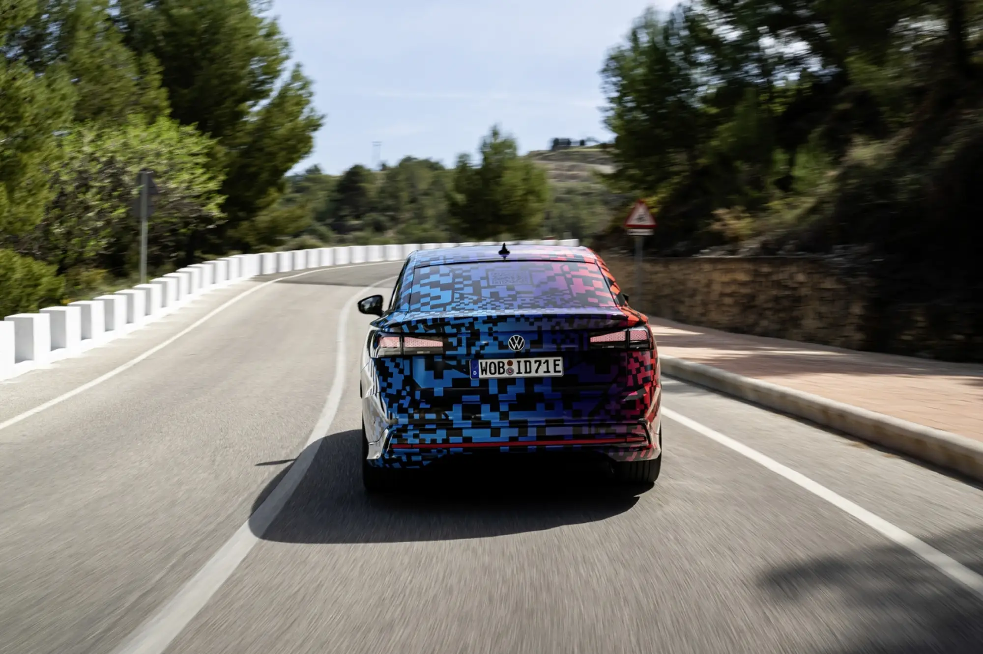 Volkswagen ID.7 prototipo ufficiale - 42