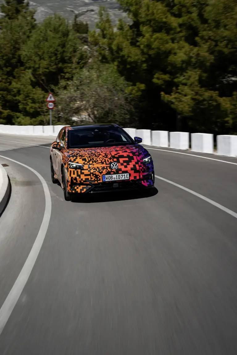 Volkswagen ID.7 prototipo ufficiale - 50