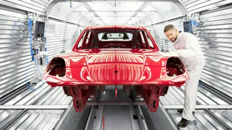 Porsche Macan EV - Produzione fabbrica Lipsia - 3
