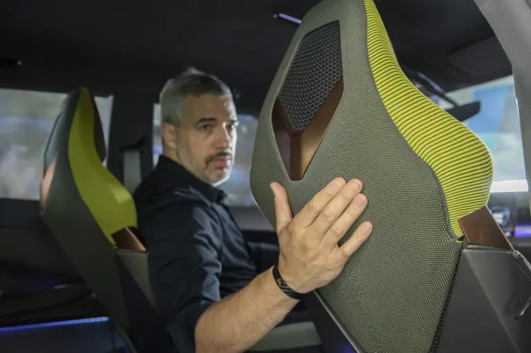 Cupra UrbanRebel Concept abitacolo - 4