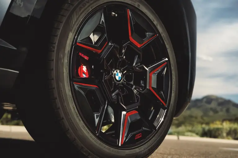 BMW XM Label Red - 15
