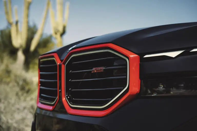 BMW XM Label Red - 18