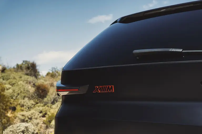 BMW XM Label Red - 23