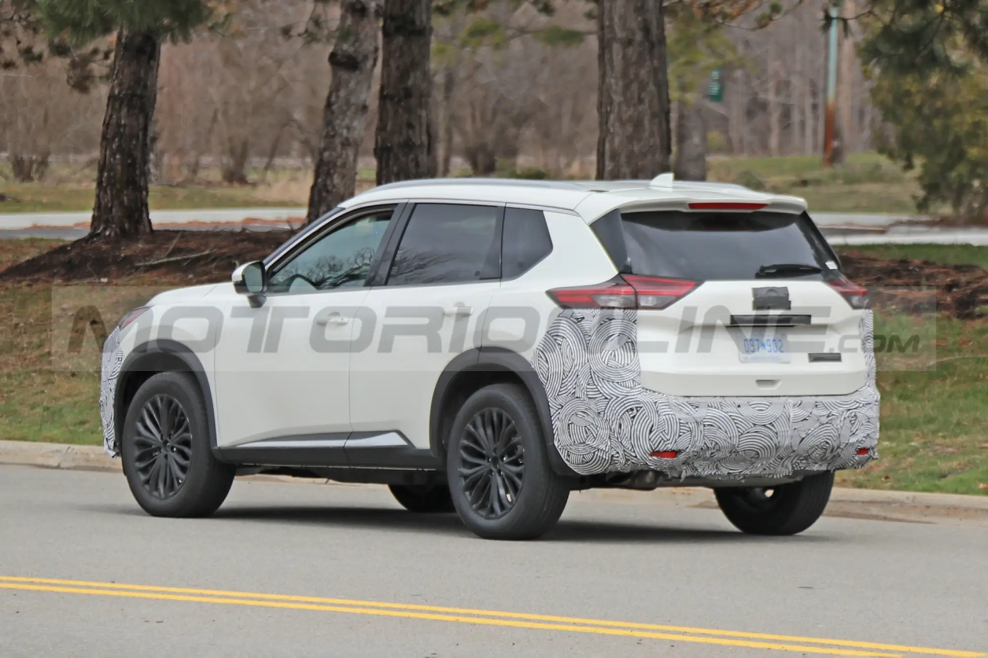 Nissan Rogue 2024 - Foto Spia 12-04-2023 - 9