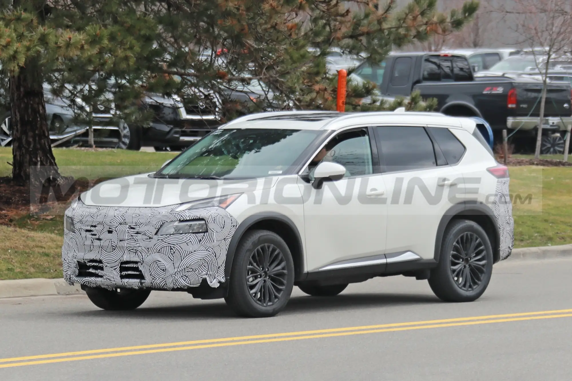 Nissan Rogue 2024 - Foto Spia 12-04-2023 - 5