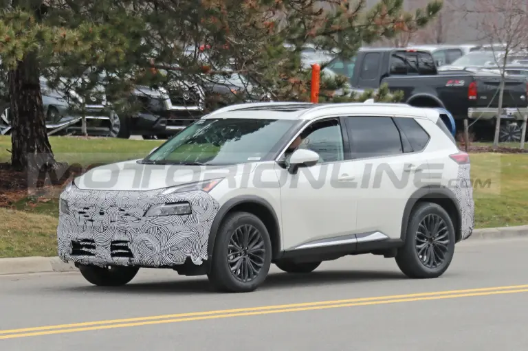 Nissan Rogue 2024 - Foto Spia 12-04-2023 - 5