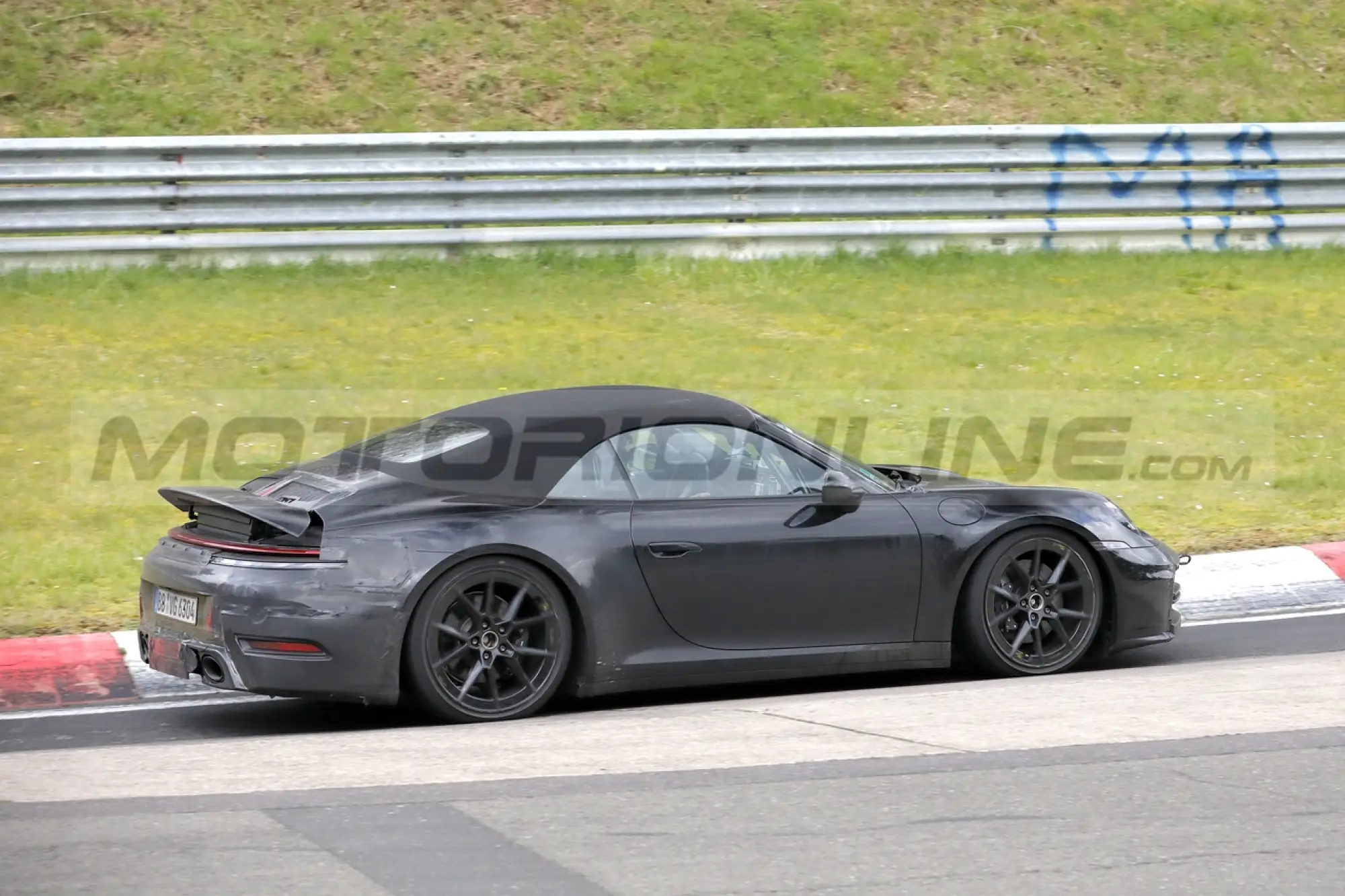 Porsche 911 Cabrio 2024 - Foto Spia 12-04-2023 - 8