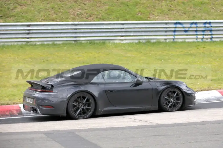 Porsche 911 Cabrio 2024 - Foto Spia 12-04-2023 - 8