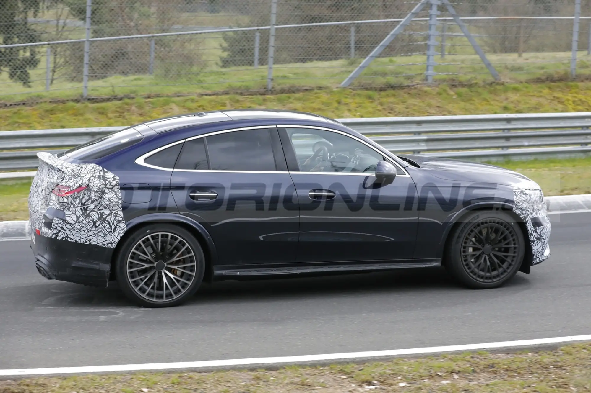 Mercedes-AMG GLC 63 Coupe 2024 - Foto Spia 12-04-2023 - 3