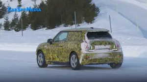 Mini Cooper EV 2024 prototipi test invernali