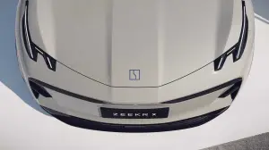 Zeekr X - 7